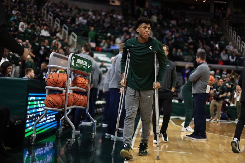 Fears looks on from the sideline before a game against the Penn State Nittany Lions in January 2024.