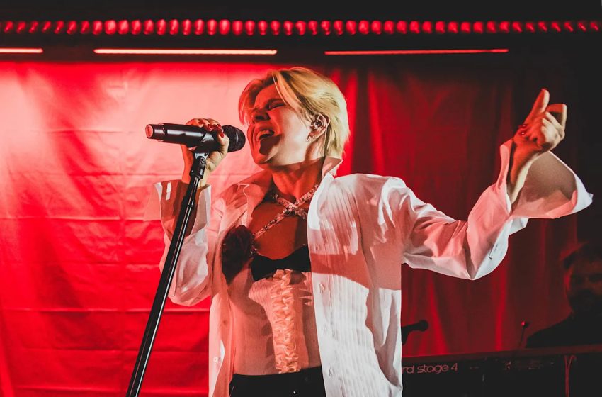  Robyn Debuts ‘Sexistential’ Tracks at London Release Party