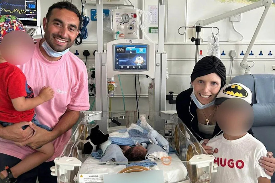 Amy De Silva and her family after the birth of her third sonCredit: Amy De Silva/SWNS