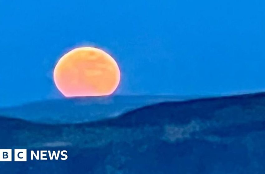  In pictures: Worm Moon captured over Northern Ireland – BBC