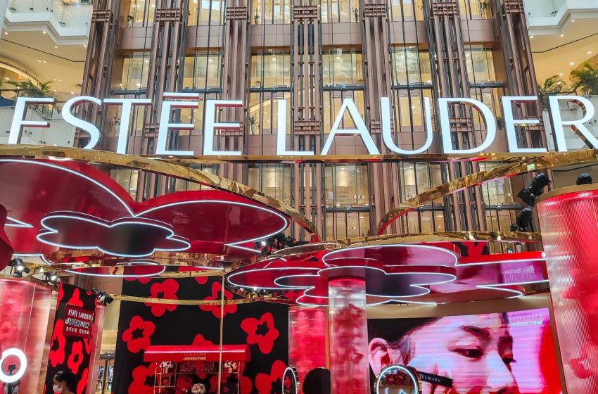  Estée Lauder in talks to merge with Puig amid ongoing turnaround plan