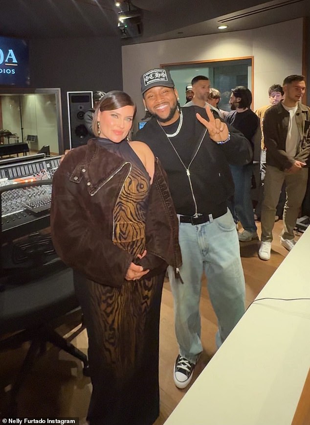 The 47-year-old Canadian singer-songwriter shared footage from a studio session with producer Boi-1da