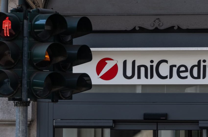  UniCredit to strengthen stake in Commerzbank to 30%