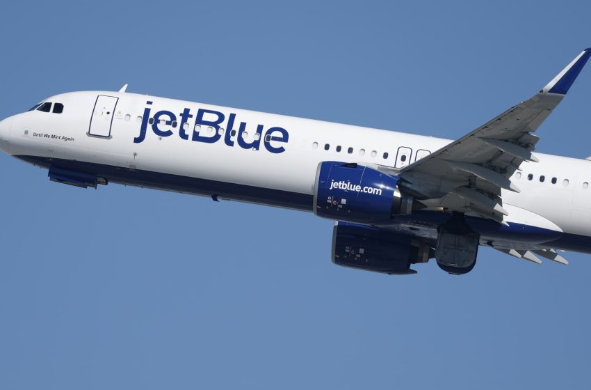  JetBlue Airways raises bag fees as fuel prices soar