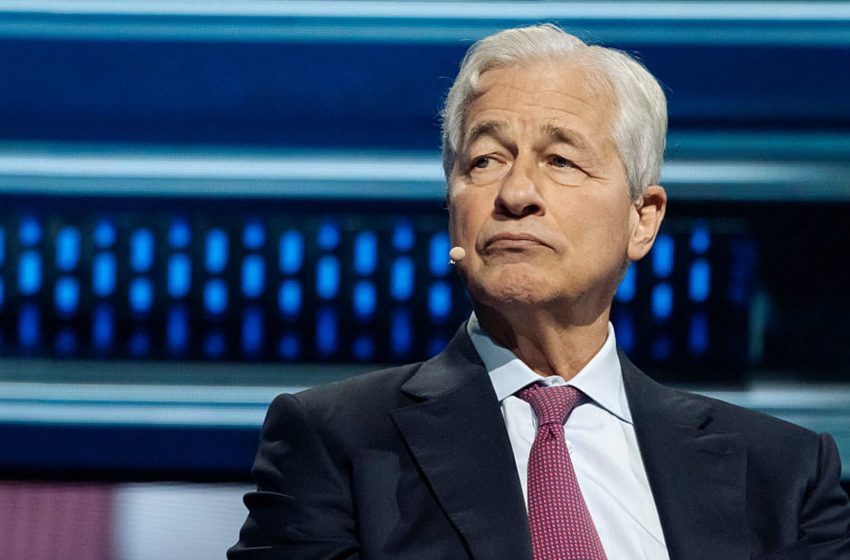  JPMorgan reins in lending to private credit firms, marks down software loans