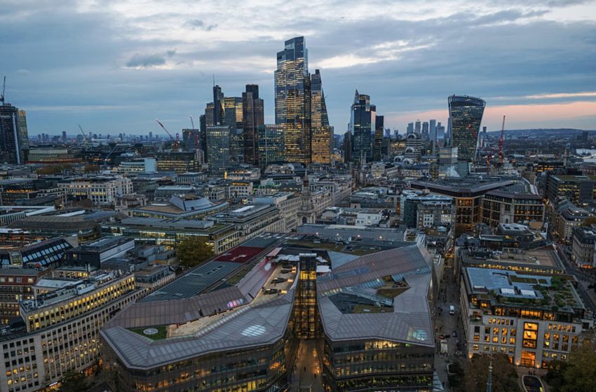  UK government borrowing costs hit their highest level since 2008