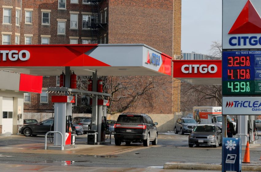  Gas prices pass $3.50 to highest level since mid 2024 amid U.S.-Iran war