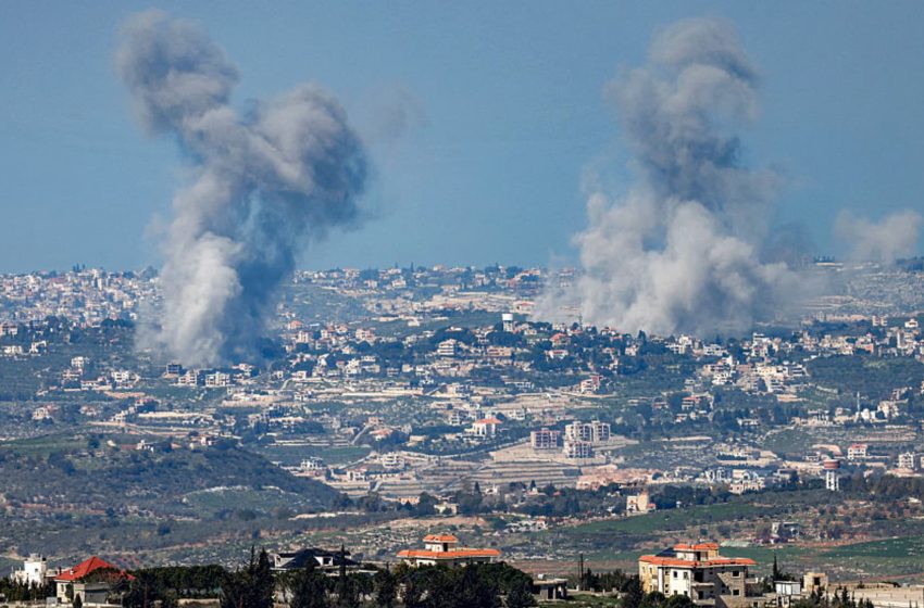  Israel bolsters forces in southern Lebanon