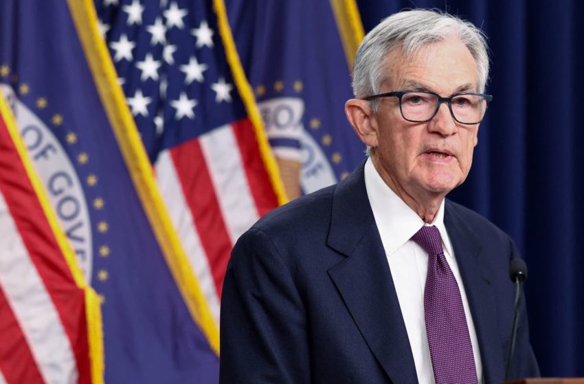  Powell says he will stay on as head of the Fed until Warsh is confirmed