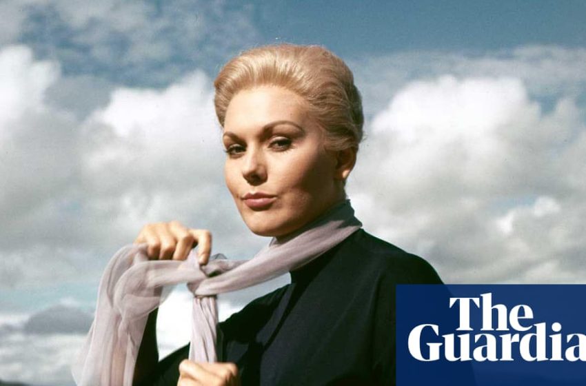  Kim Novak says Sydney Sweeney is ‘totally wrong to play me’ in biopic | Sydney Sweeney