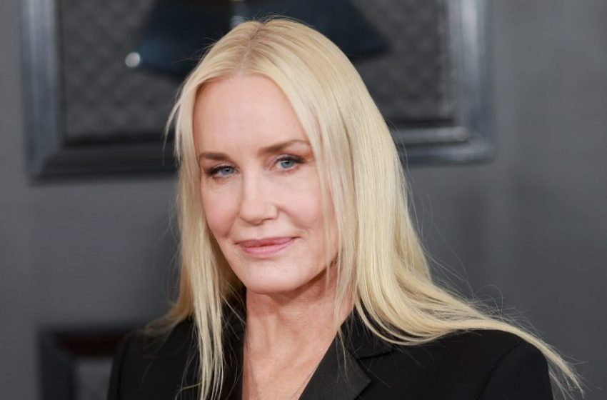  Daryl Hannah Slams ‘Love Story’ for ‘Lies’ and ‘Misogyny’