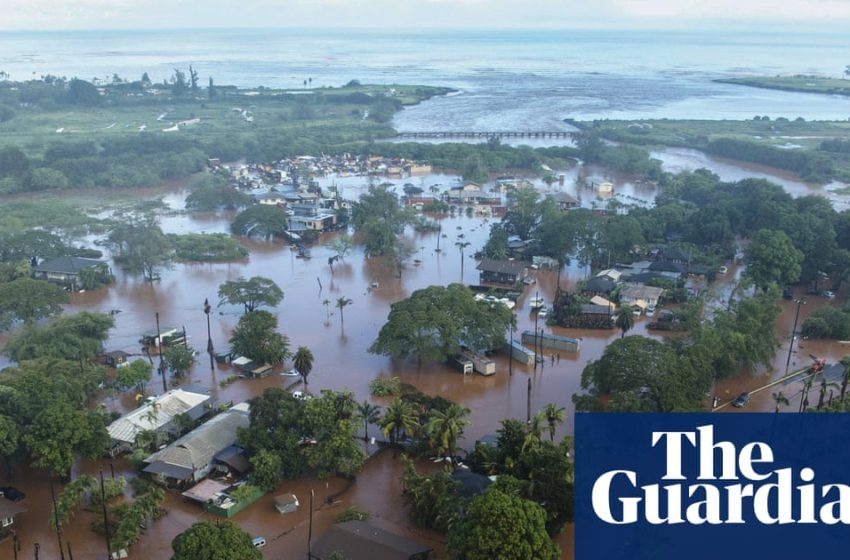  Thousands ordered to evacuate as Hawaii hit by severe flash floods | Hawaii