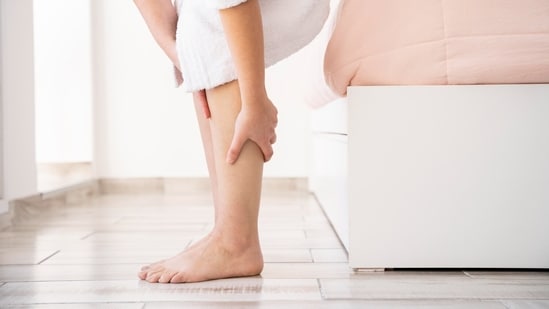  Swelling in feet? Mumbai nephrologist shares 5 early signs of kidney problems: ‘Swelling or puffiness in feet…’