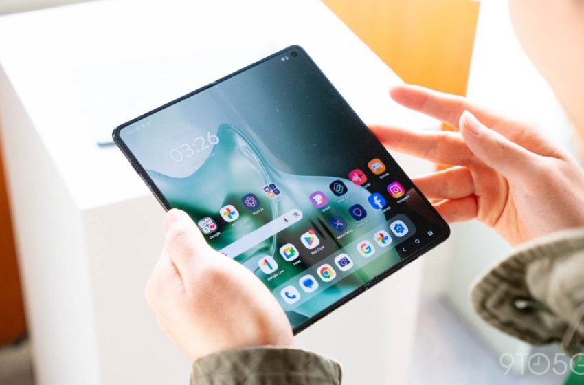  Motorola Razr Fold software feels like a Pixel mixed with Samsung