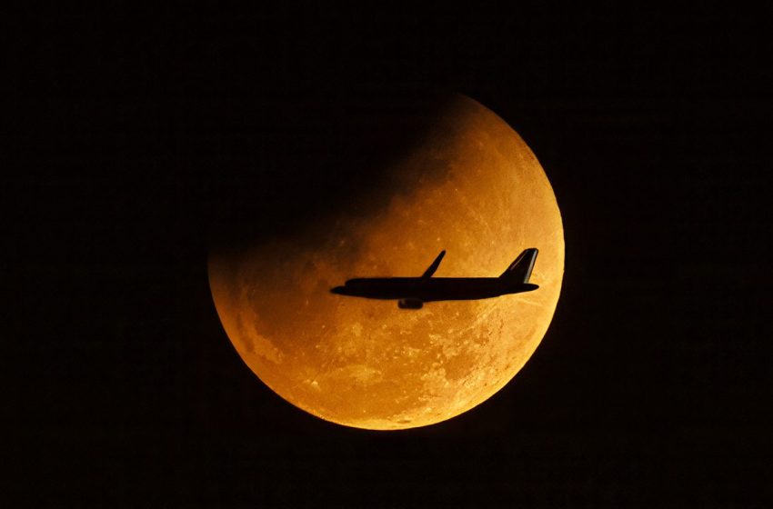  In pictures – the blood Moon lunar eclipse wows observers across North America, Asia and Australia