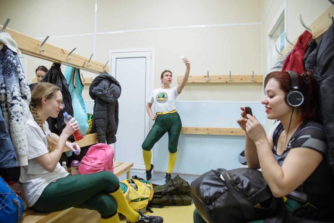 The girls from Voronezh were in the locker room before practice at a national training camp that brought together players from across the country, where coaches from the U.S. women’s national team had been invited.Saint Peterburg, 26/01/19 Until 2022, there was an amateur women’s American football league in Moscow. Anyone could join, regardless of age, body type, or level of training. Everything was built on enthusiasm, so the players had to study the rules and playbooks on their own, while the more experienced athletes usually took on the role of coaches. Some women were invited by friends, others were drawn to the unusual nature of the sport, and some simply wanted to improve their physical fitness. After the first practice, many left. The game required not only strength and endurance, but also the ability to understand and memorise a large number of complex plays. Players had to buy their own protective gear, pay for field rentals, and cover their own travel expenses to competitions in other cities. Those who stayed, however, found a new family — a safe space to express emotions, including aggression. The women admitted that playing American football made them braver and more decisive. They allowed themselves to step outside their comfort zones and push beyond the limits of their usual lives. They changed jobs and left relationships that had run their course. And the sound of pads colliding on the field became their favorite. This series was published in 2021, but the publication page is no longer available; only an archived version remains: https://web.archive.org/web/20210831181857/https://glasnaya.media/zhenskij-amerikanskij-futbol-v-rossii/