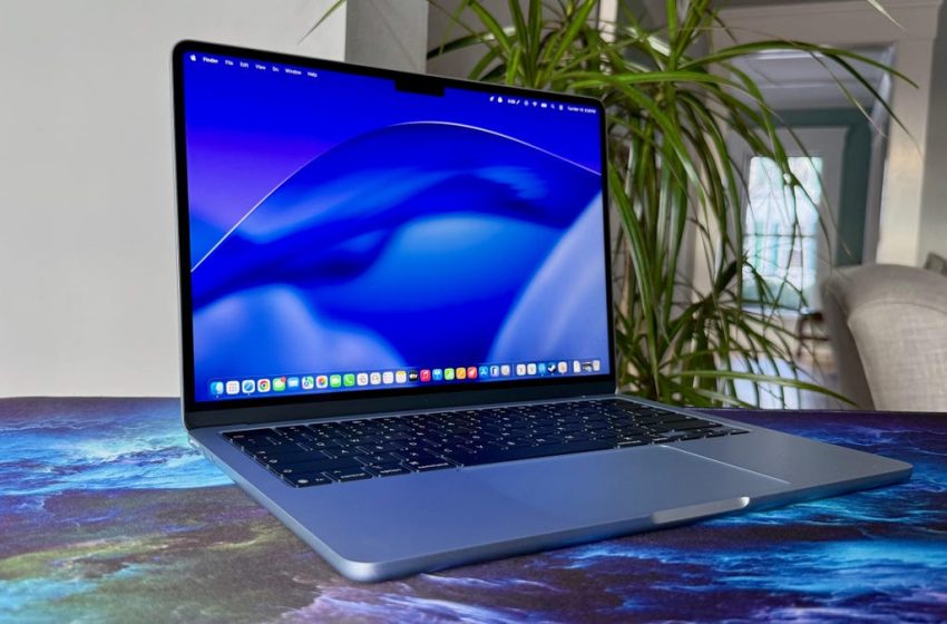 M5 MacBook Air Review (13-Inch, 2026): Go Big or Go Neo