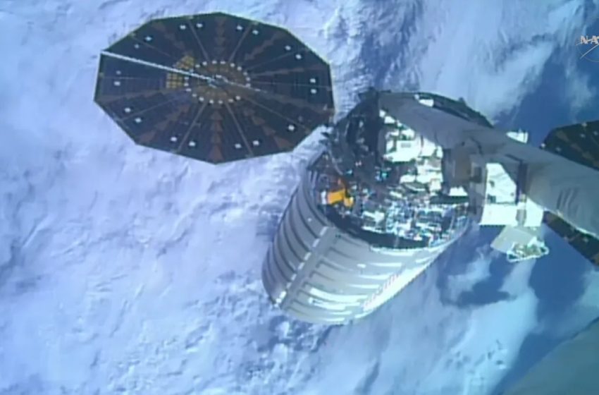  Northrop Grumman’s 1st ‘Cygnus XL’ cargo spacecraft departs the space station