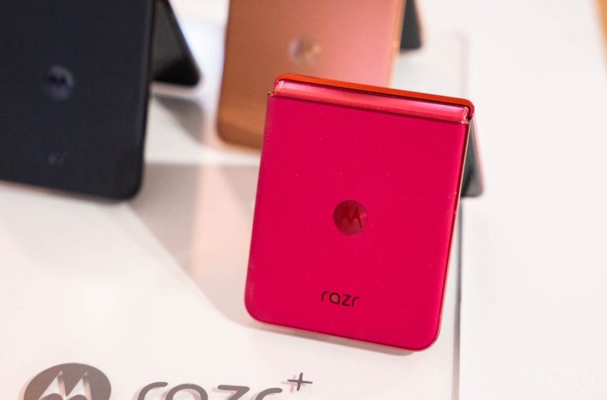  Motorola Razr+ (2025) is a steal at $399 brand new
