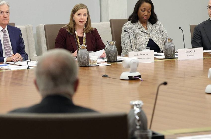  Trump Admin Readies Big Gift for Wall Street While Waging War, Gutting Aid Programs