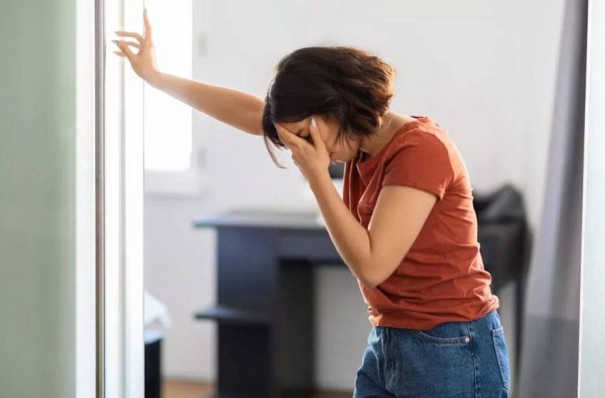  Feeling dizzy when you stand up quickly? Cardiologist explains what it may reveal about blood pressure and hydration |