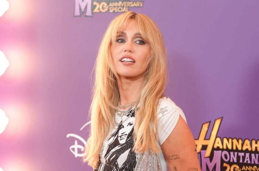  Now a true pop star, Miley Cyrus returns to ‘Hannah Montana’ roots to fete anniversary special