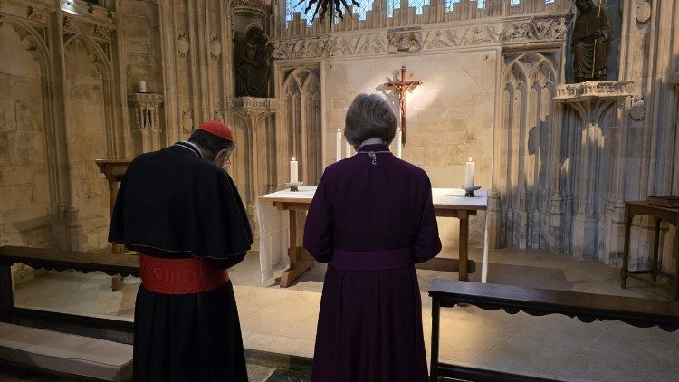 A moment of the common prayer service