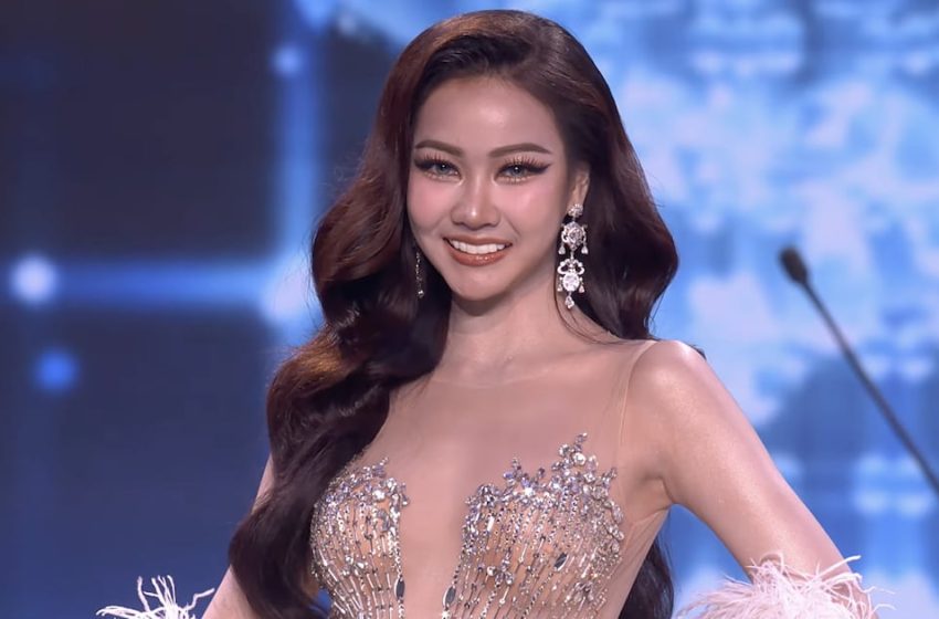  Beauty Queen Loses Her Veneers on Stage Mid-Pageant