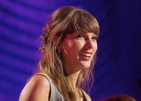  Taylor Swift Releases ‘Elizabeth Taylor’ Music Video Featuring Clips of the Screen Icon