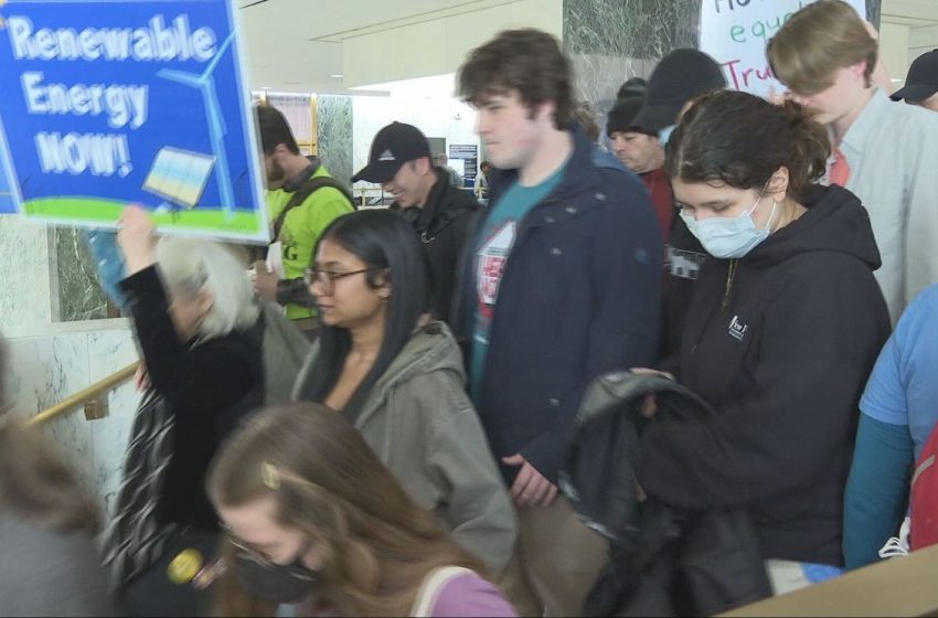  Protestors rally against Hochul’s proposed changes to climate law