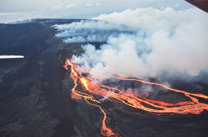  Scientists Detect Changes In Mauna Loa Inflation Pattern