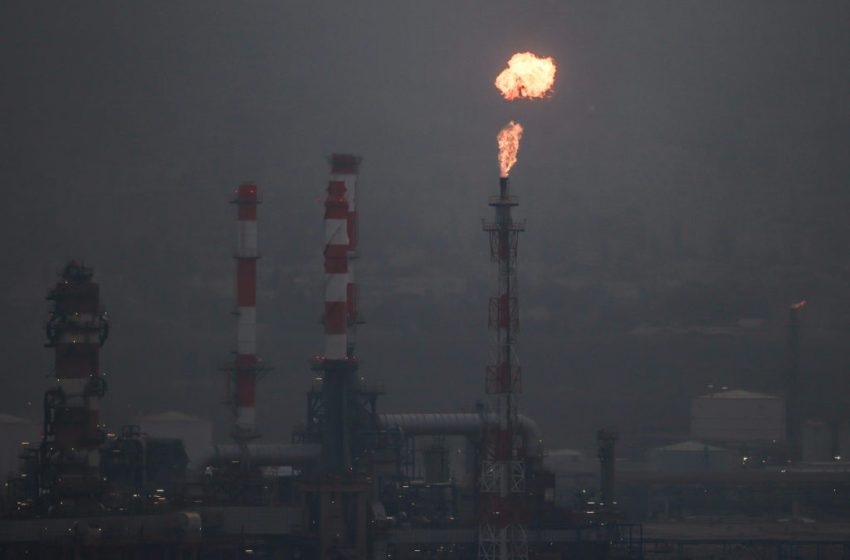  Iran intensifies attacks on Gulf energy sites after Israel struck its key gas field