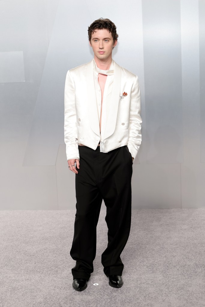 Troye Sivan attends the 2026 Vanity Fair Oscar Party