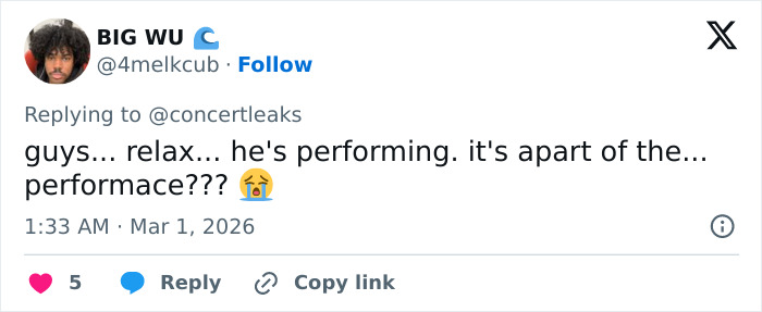 Tweet showing a reaction to the chaos at Brit Awards as singer gets pushed off stage mid performance.