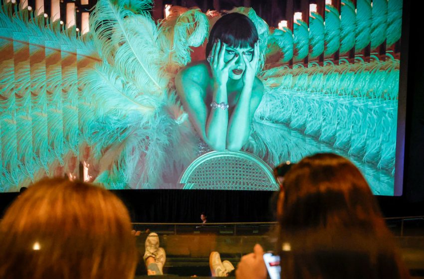  Taylor Swift sued by Las Vegas showgirl for trademark infringement