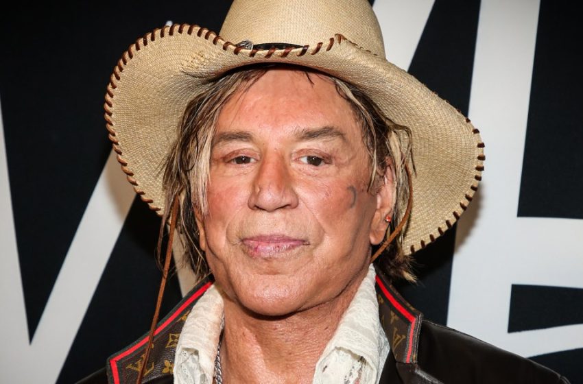  Mickey Rourke evicted from home after turning down $100,000 in help from fans
