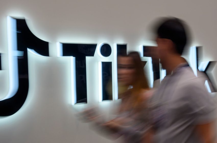  Trump’s TikTok deal benefited firms that ‘personally enriched’ him, lawsuit says