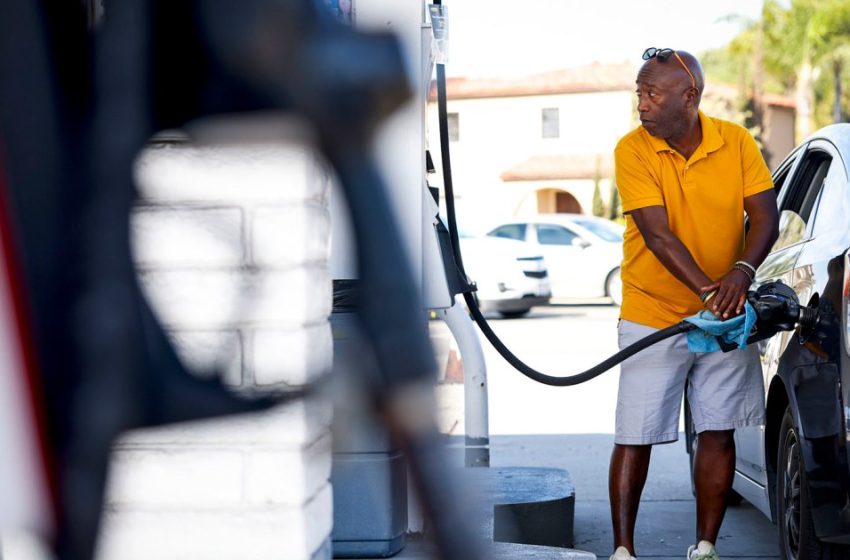  Oil hits $90 per barrel, stocks continue to drop amid Iran war