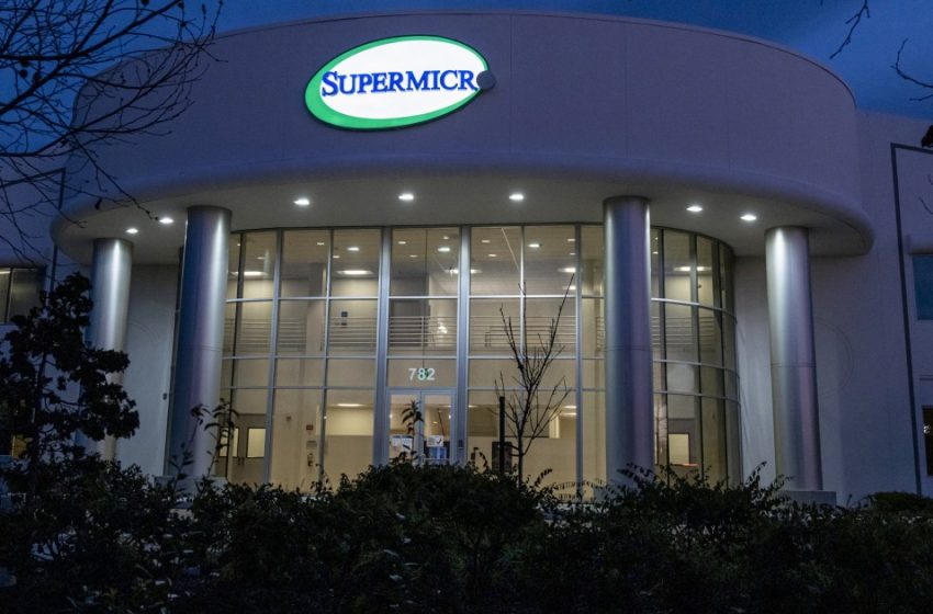  Three men charged with illegally smuggling advanced AI chips into China