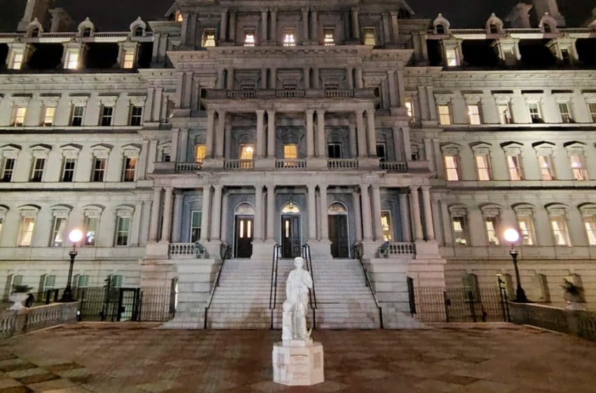  Trump places statue of Christopher Columbus near the White House