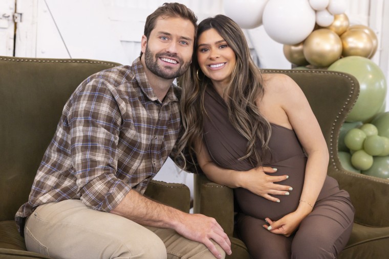 Dakota Mortensen, Taylor Frankie Paul on "The Secret Lives Of Mormon Wives" on Hulu.