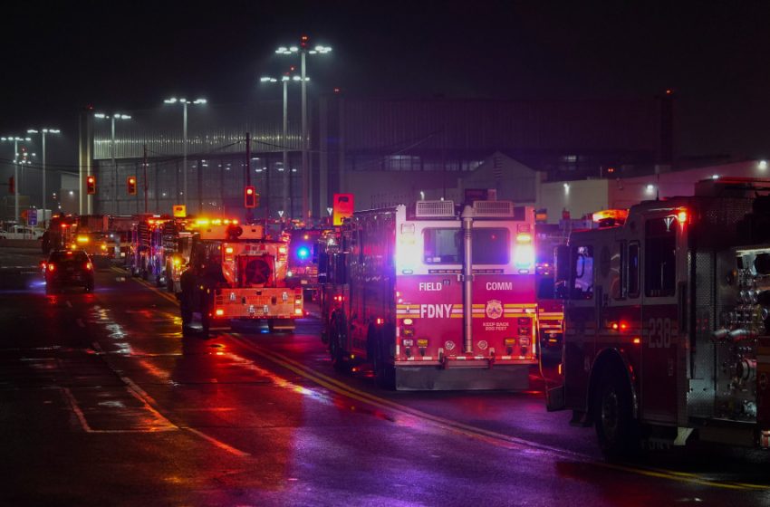  4 injured after Air Canada plane collides with vehicle at New York’s La Guardia Airport