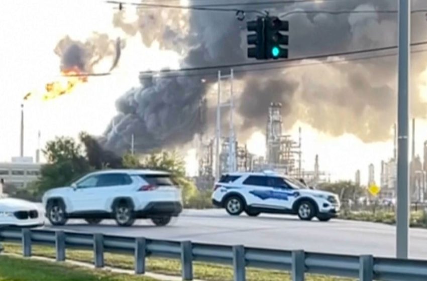  Large oil refinery explosion near Texas coast forces residents to shelter in place
