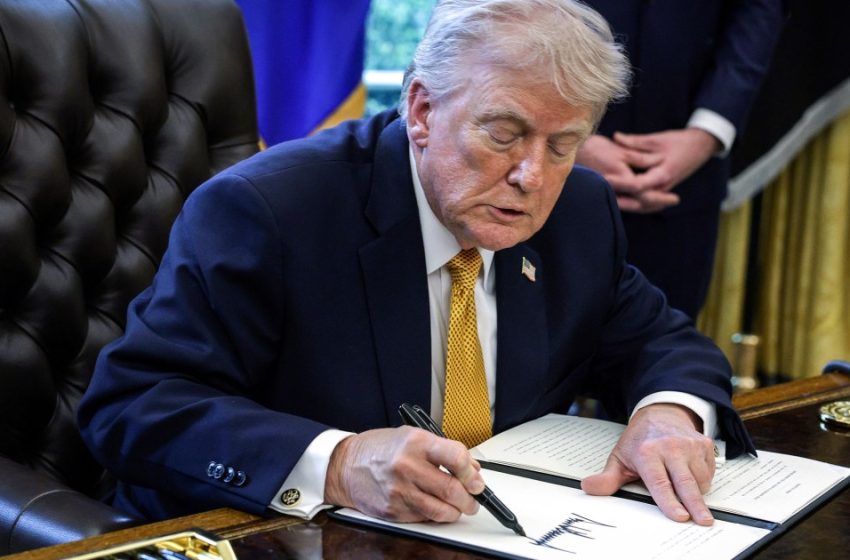  Trump’s signature to appear on paper currency in a first for a sitting president