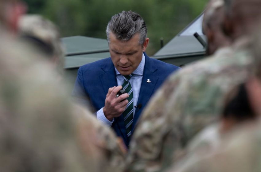  Hegseth prays for ‘overwhelming violence’ during Pentagon Christian service