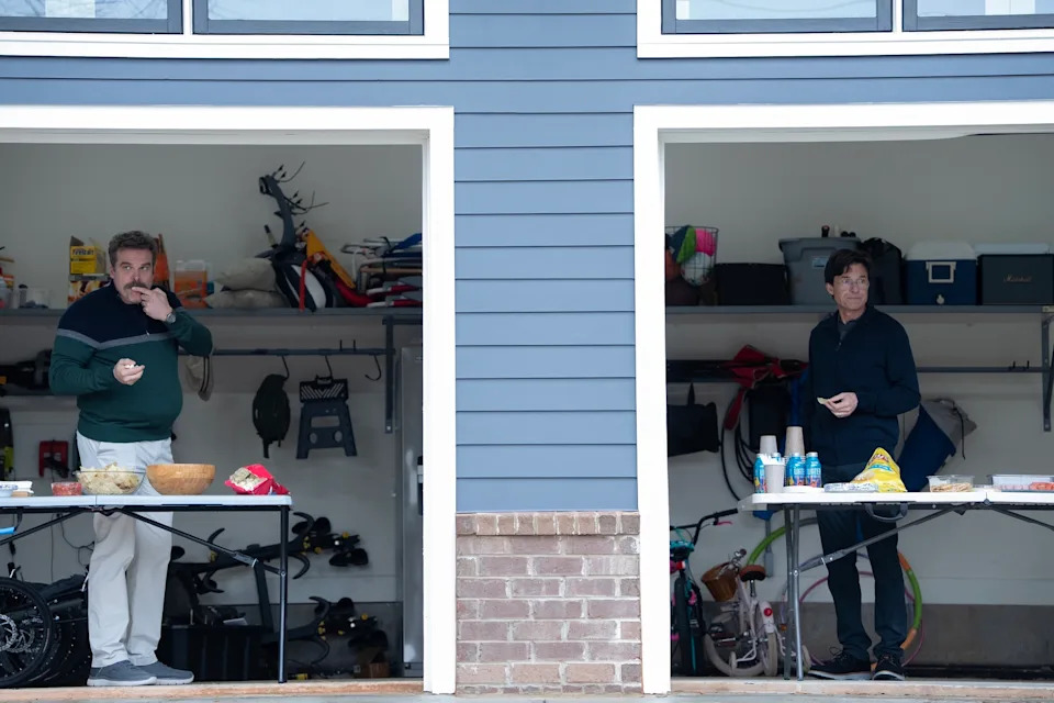 David Harbour, Jason Bateman in DTF St. Louis (Tina Rowden/HBO)