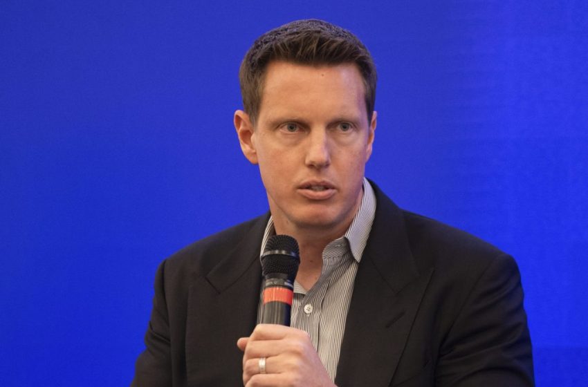  Paramount CEO David Ellison Addresses Top WBD Executives As Merger Process Winds On