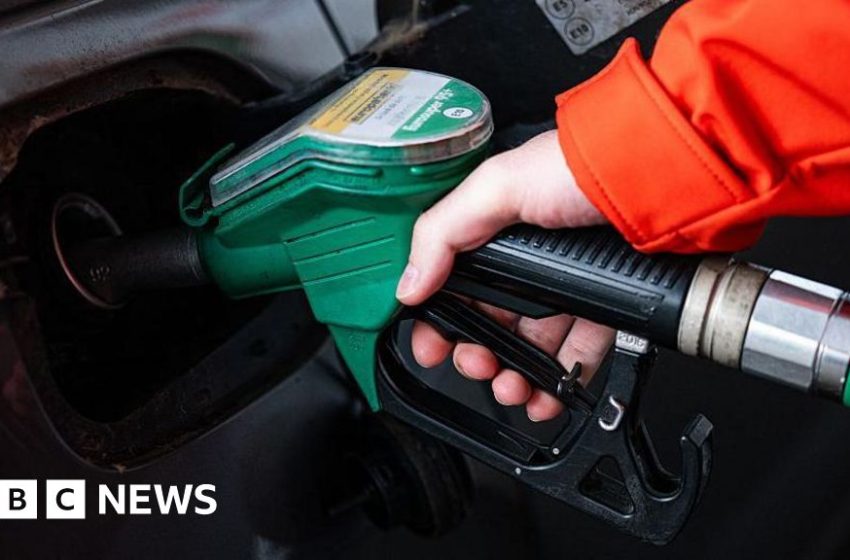  US eases Russia oil sanctions as Iran war pushes up energy prices – BBC