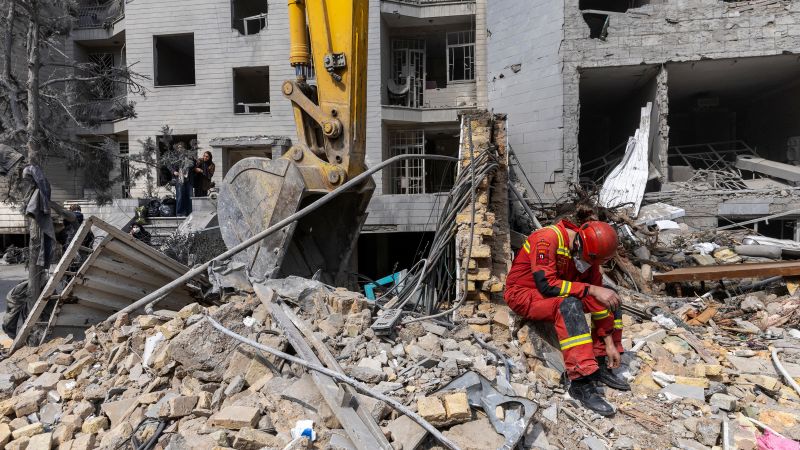  Live updates: Trump says US considering ‘winding down’ Iran war, US removes sanctions on 140 million barrels of Iranian oil