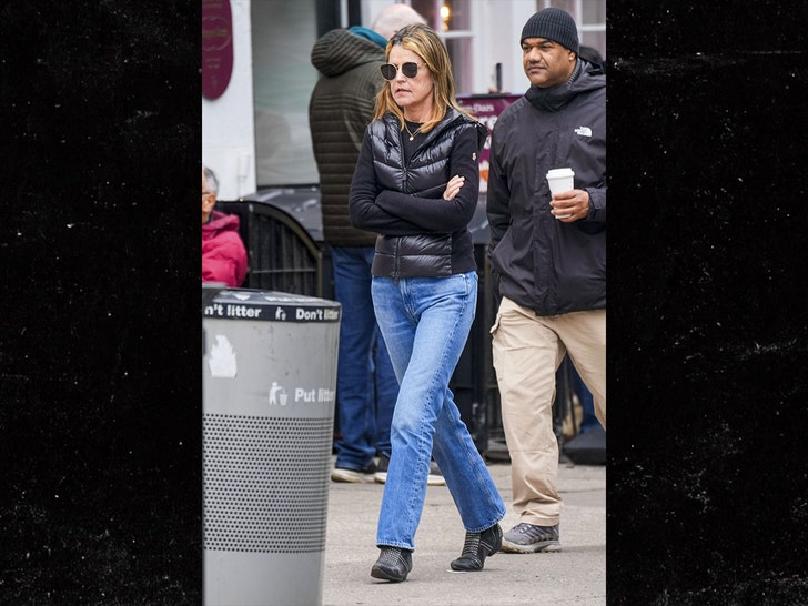 Savannah Guthrie and husband seen in NYC bg 2